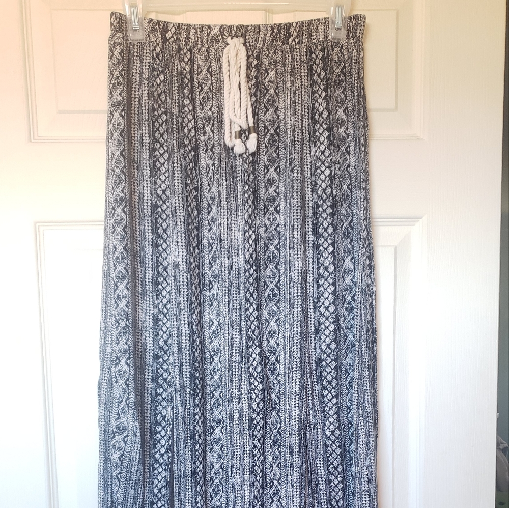 Mossimo Black & White Boho Skirt | M